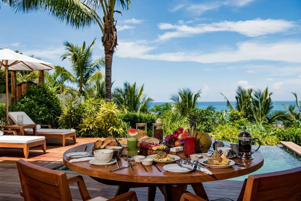 NIHI Coveñas In-Villa Dining