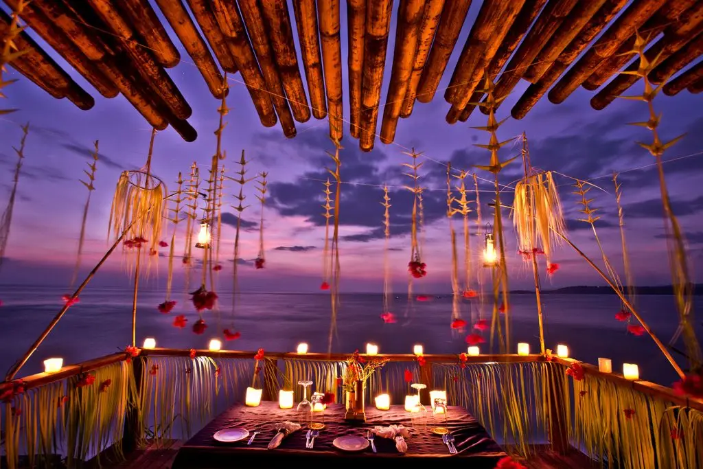Romantic honeymoon dining Coveñas